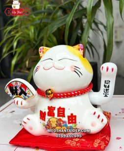 Mèo Thần Tài vẫy tay cầm quạt chiêu tài tự do tài phú