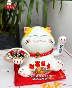 Mèo Thần Tài vẫy tay cầm quạt chiêu tài tự do tài phú