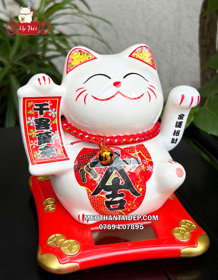 Mèo Thần Tài năng lượng vẫy tay thiên khách vạn lai