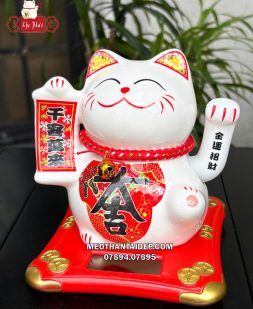 Mèo Thần Tài năng lượng vẫy tay thiên khách vạn lai