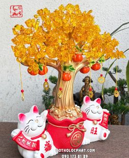 Đôi mèo thần tài trắng cầm liễn câu đối ngồi cây tiền