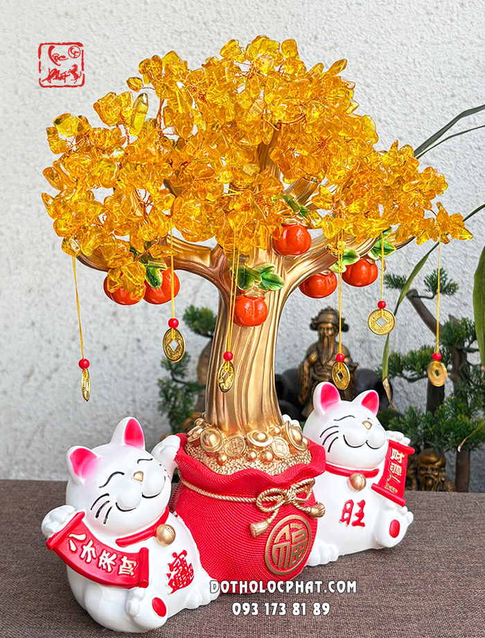 Đôi mèo thần tài trắng cầm liễn câu đối ngồi cây tiền