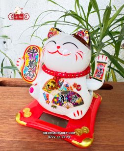 Mèo Thần Tài vẫy tay năng lượng mặt trời